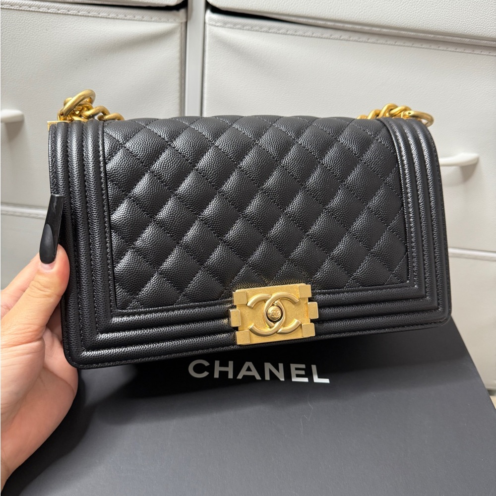 Chanel Black Quilted Leather Boy Bag - Picture 2 of 15